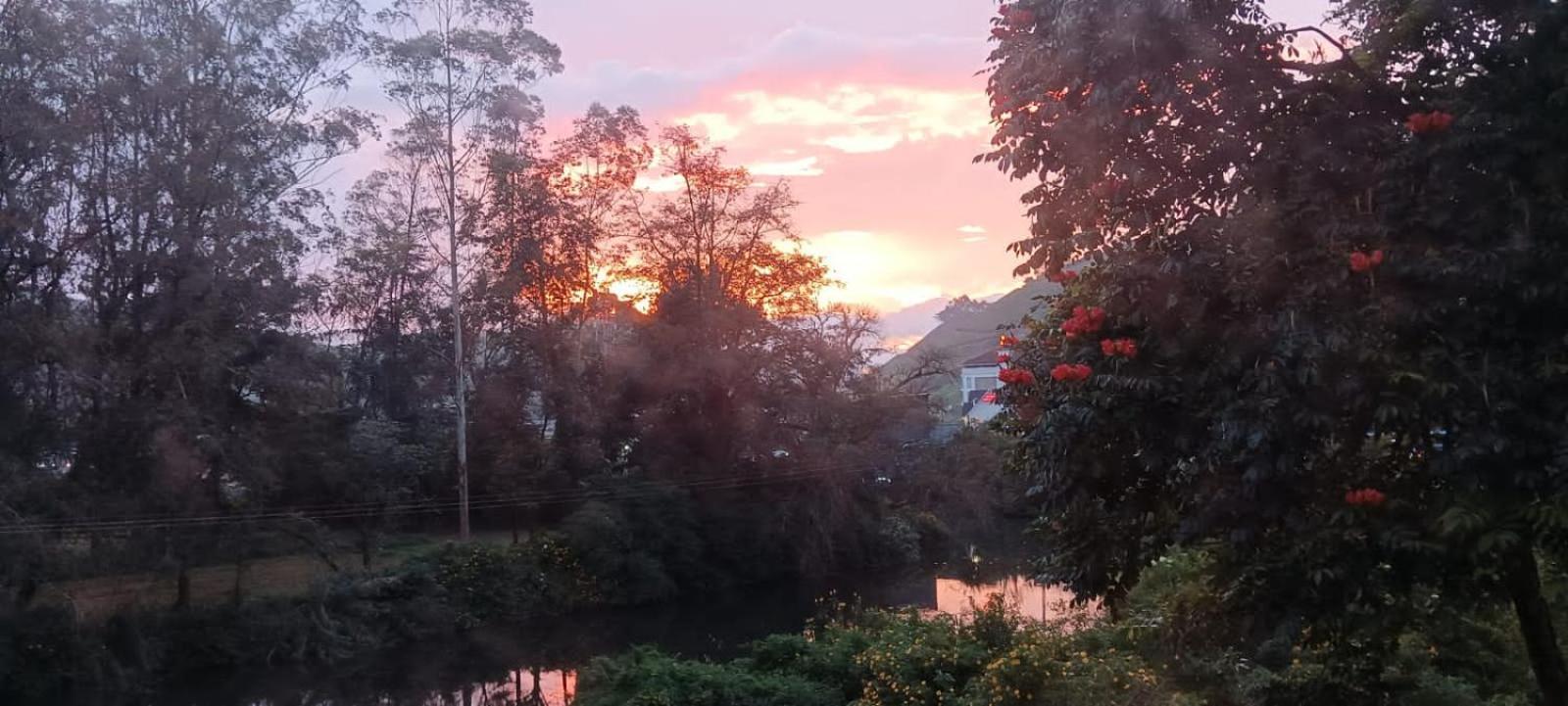 Sisiram River Side Munnar Exterior photo